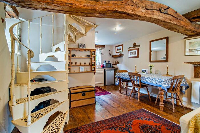 2 Bedroom Barn Conversion To Rent In Long Barn, GL7
