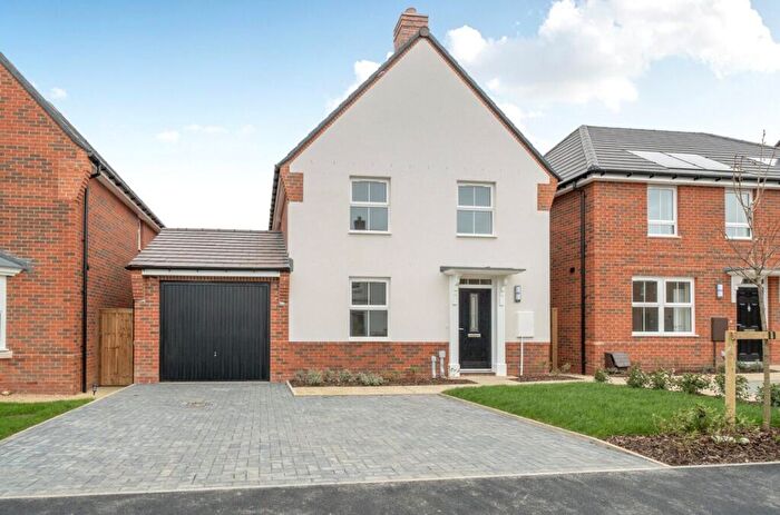 4 Bedroom Detached House To Rent In Willenhall Drive, Broughton, Aylesbury, HP22