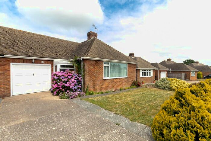 2 Bedroom Bungalow To Rent In Fieldway, Broad Oak, Rye, TN31