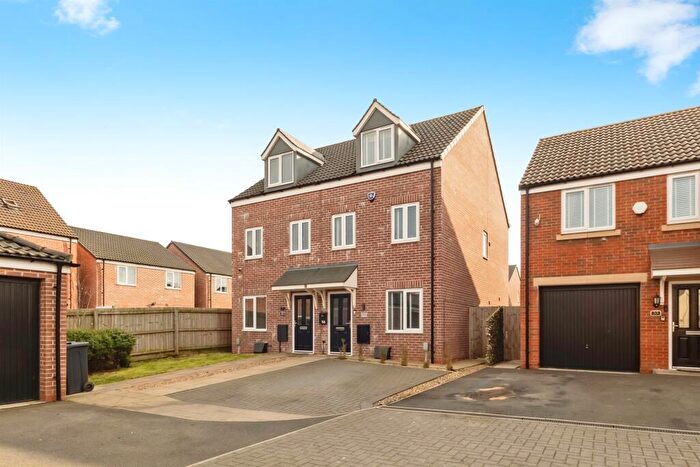 3 Bedroom Semi Detached House For Sale In Kingfisher Road, Burton Joyce, Nottingham, NG14