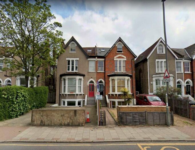 2 Bedroom Flat To Rent In Bedford Hill, London SW12