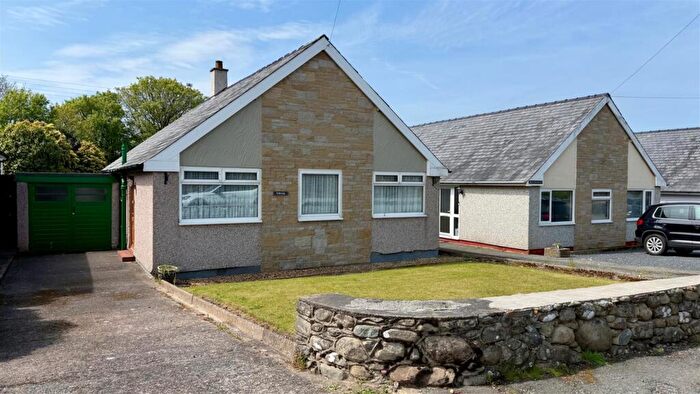 3 Bedroom Bungalow For Sale In Talybont, LL43