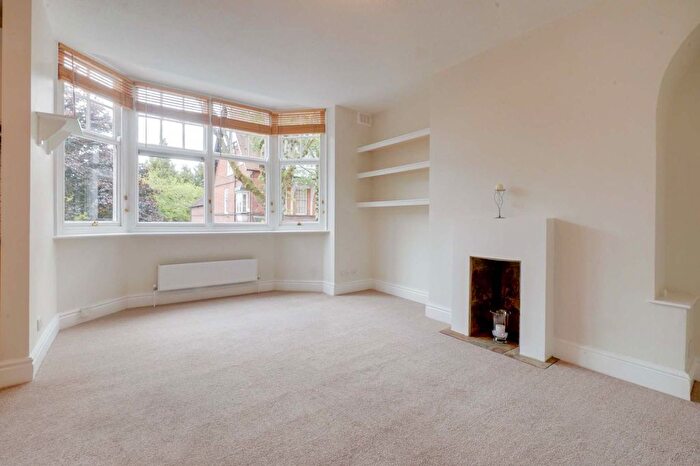 1 Bedroom Flat For Sale In Alexandra Road, Stoneygate, Leicester, LE2