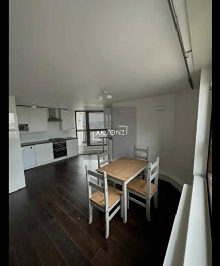 2 Bedroom Flat To Rent In Blantyre Tower, Worlds End Estate, Chelsea, London, SW10