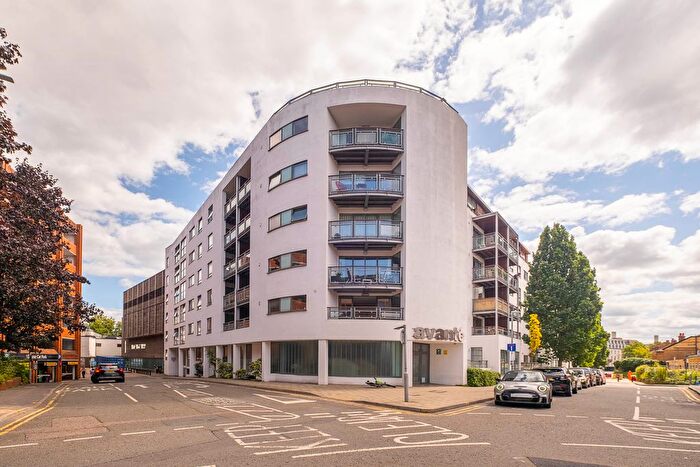 2 Bedroom Flat For Sale In The Bittoms, Kingston Upon Thames, KT1