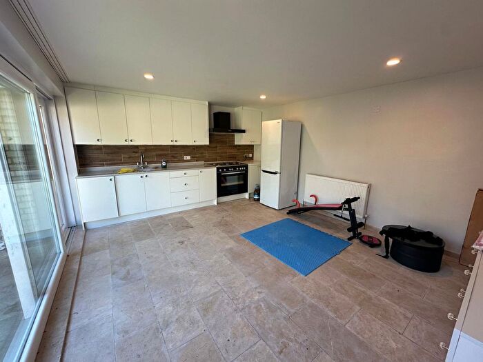 1 Bedroom Flat To Rent In Chase Side, Southgate, N14