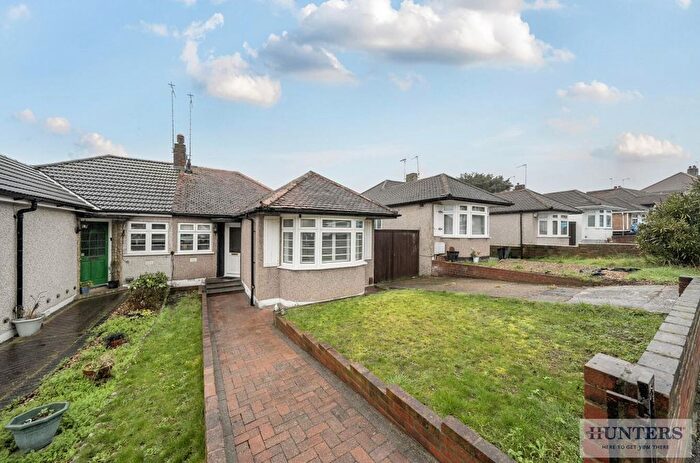 2 Bedroom Semi Detached Bungalow For Sale In Beechcroft Avenue, Bexleyheath, DA7