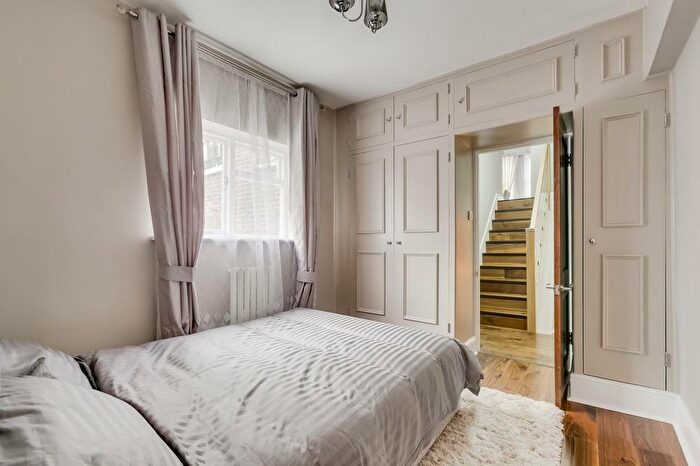 2 Bedroom Flat For Sale In Edith Grove, Chelsea, SW10
