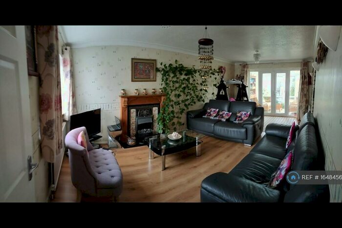 4 Bedroom Detached House To Rent In Borda Close, Chelmsford, CM1