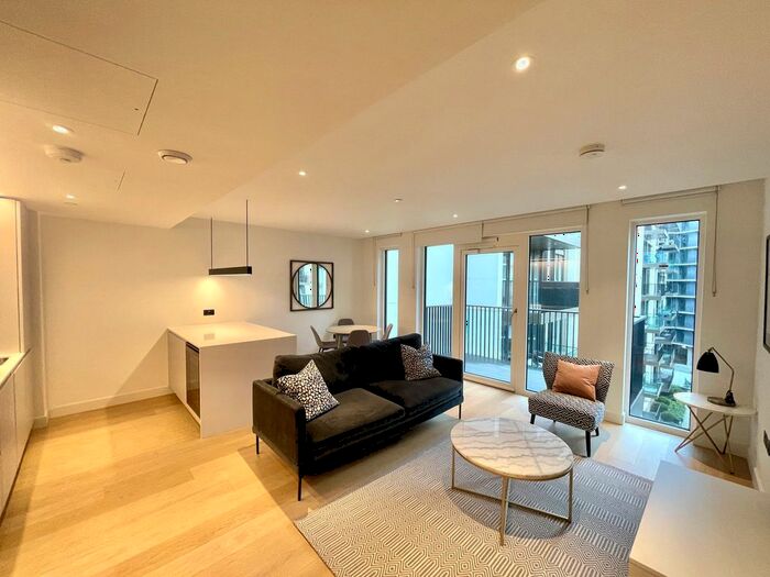 2 Bedroom Flat To Rent In White City Living, London, W12