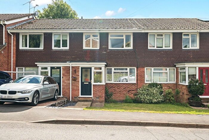 3 Bedroom Terraced House For Sale In White Cottage Close, Farnham, GU9