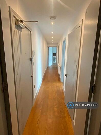 2 Bedroom Flat To Rent In Waterlea House, Enfield, EN3