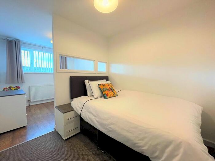 1 Bedroom End Of Terrace House To Rent In Waltham Place, Newcastle Upon Tyne, NE5