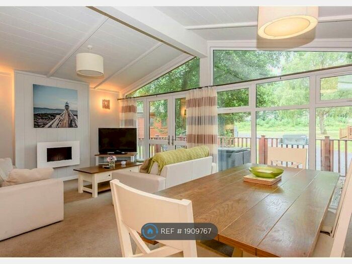 2 Bedroom Mobile/park Home To Rent In Bacton Road, North Walsham, NR28