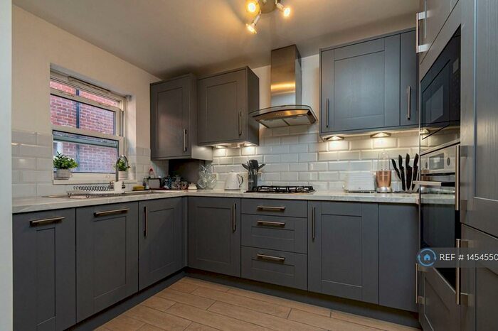 1 Bedroom Flat To Rent In Elm Road, Redhill, RH1