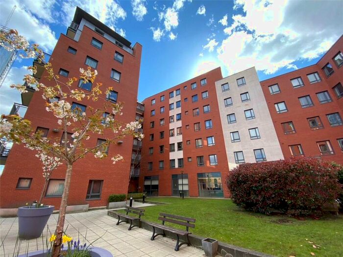 2 Bedroom Apartment To Rent In City Gate Iii, Blantryre Street, Castlefield, Manchester City Centre, M15