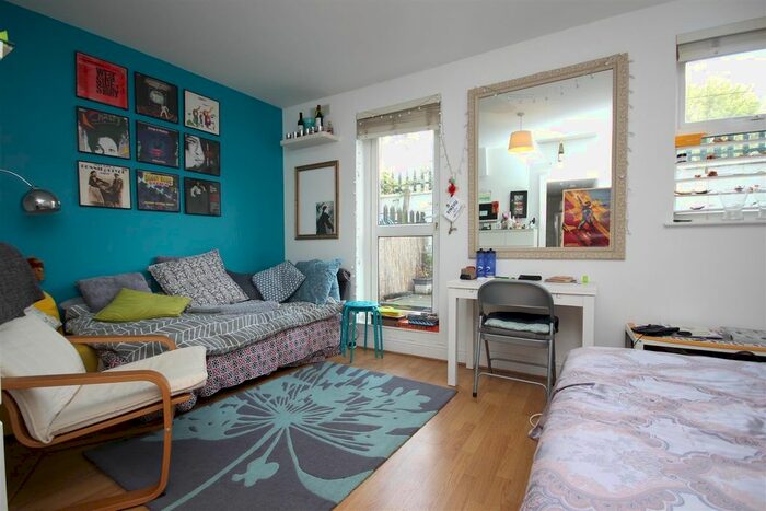 Studio To Rent In Ladbroke Grove, London, W10