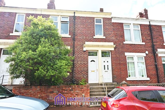 2 Bedroom Flat To Rent In Faraday Grove, Bensham, Gateshead, NE8