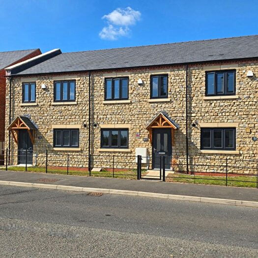 3 Bedroom Terraced House For Sale In High Street, Flore, Northamptonshire, NN7