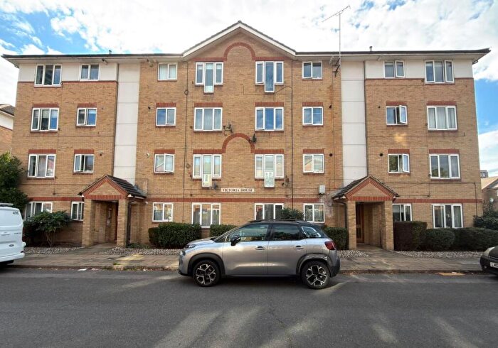 2 Bedroom Flat For Sale In Victoria House, Enterprize Way, Lewisham, London, SE8