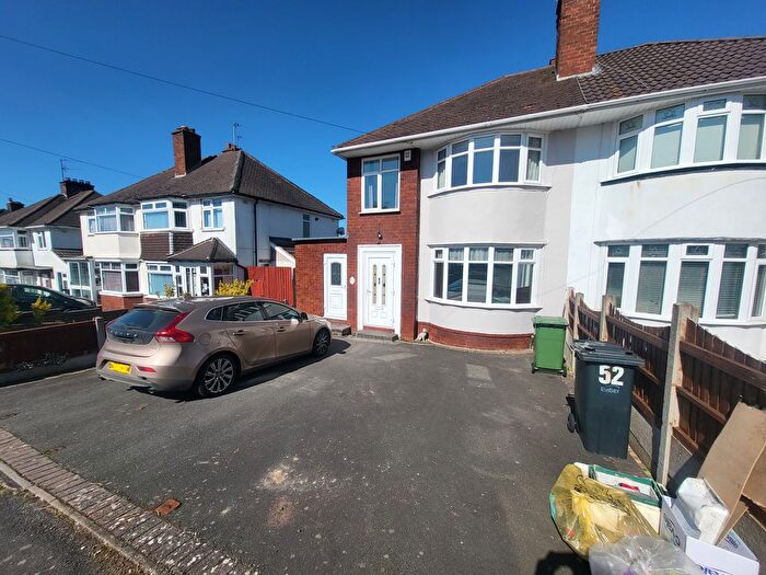 3 Bedroom Property To Rent In Windsor Road, Halesowen, B63