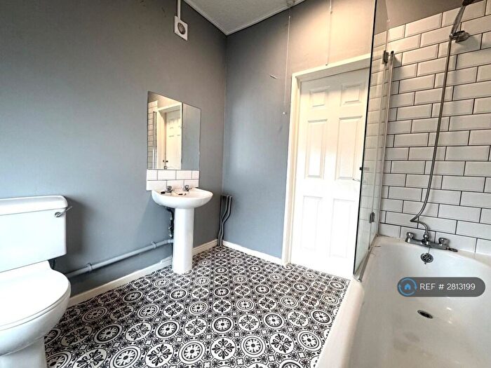 3 Bedroom Terraced House To Rent In North Clive St, Cardiff, CF11