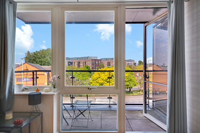 2 Bedroom Flat For Sale In Lynmouth Avenue, Old Moulsham, Chelmsford, CM2