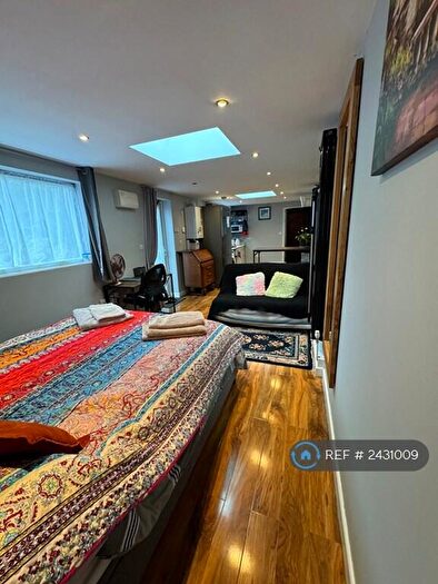 Studio To Rent In Orchard Close, Bexleyheath, DA7