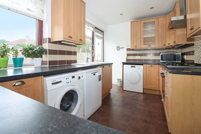 3 Bedroom Semi-Detached House To Rent In Winchelsea Avenue, Bexleyheath, DA7