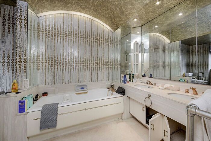 4 Bedroom Flat For Sale In Ennismore Gardens, London, SW7