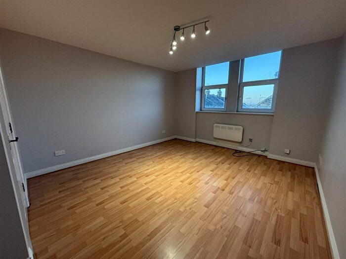 2 Bedroom Flat To Rent In Ackroyd Street, Morley, Leeds, LS27