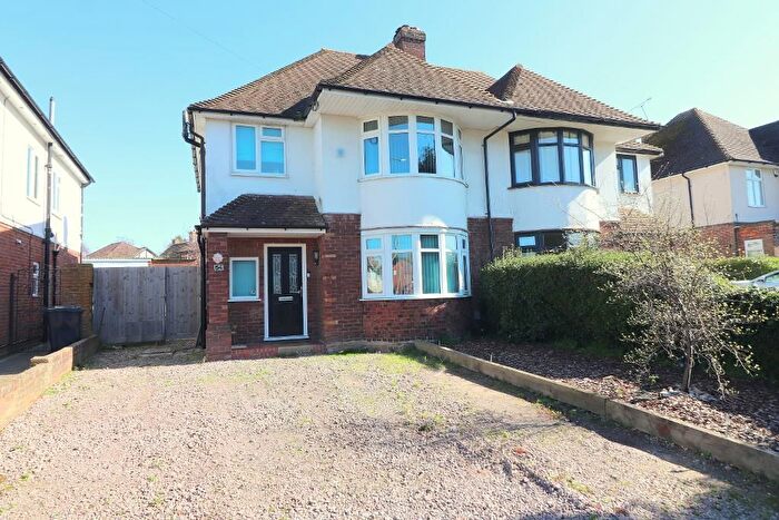 3 Bedroom Semi-Detached House For Sale In Bedford Road, Barton Le Clay, Bedfordshire, MK45