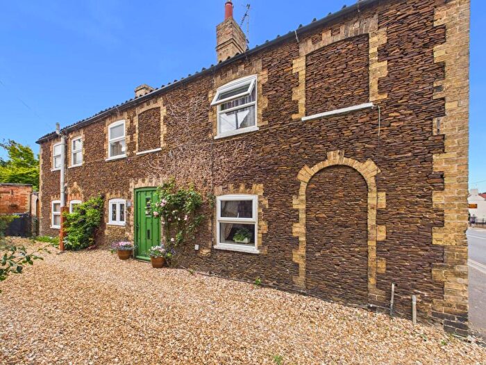 2 Bedroom Detached House For Sale In Railway Road, Downham Market, PE38