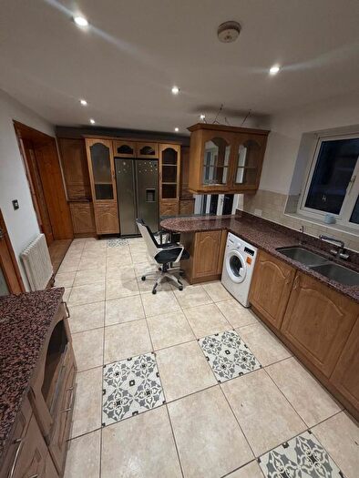 4 Bedroom Semi-Detached House To Rent In Alban Avenue, Saint Albans, AL3