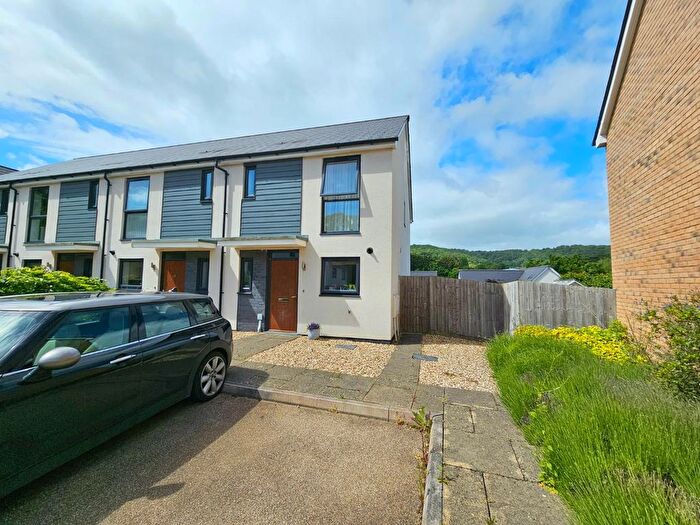 3 Bedroom End Terrace House To Rent In Budding Way, Dursley, GL11