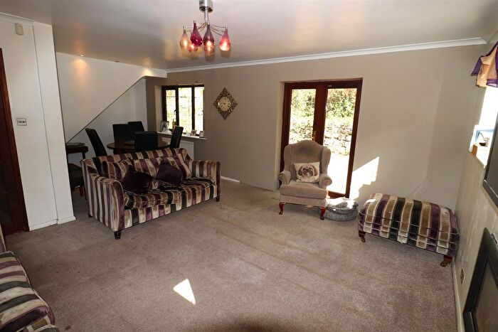 5 Bedroom Detached House For Sale In Brenchley Close, Chislehurst, BR7