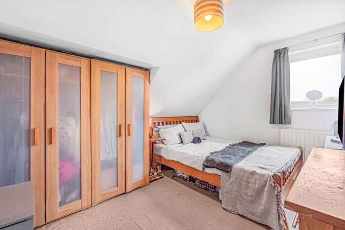 1 Bedroom Flat For Sale In Pendennis Road, London, SW16