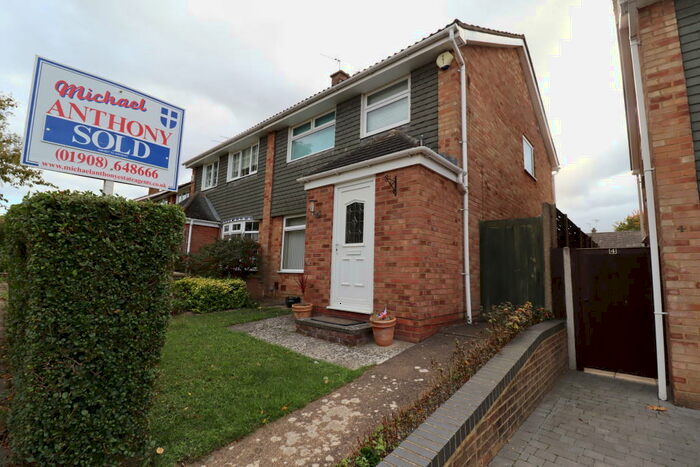 3 Bedroom Semi-Detached House To Rent In Clyde Place, Bletchley, MK3