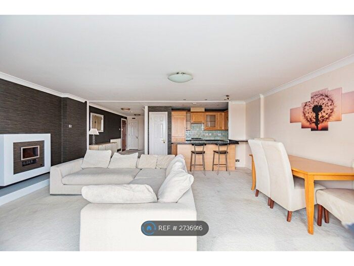 2 Bedroom Flat To Rent In Victoria Wharf, London, E14