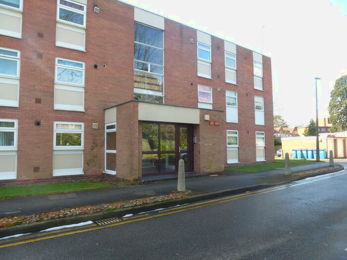 2 Bedroom Flat To Rent In Touchwood Hall Close, Solihull, B91