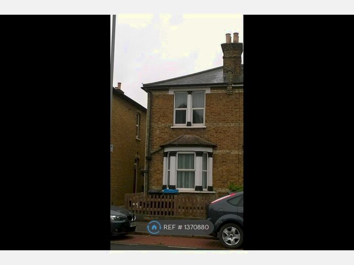 3 Bedroom Semi-Detached House To Rent In Villiers Road, Kingston Upon Thames, KT1