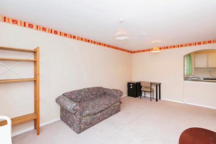 1 Bedroom Flat For Sale In Express Drive, Ilford, IG3