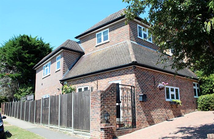 1 Bedroom Duplex To Rent In Mymms Drive, Brookmans Park, AL9