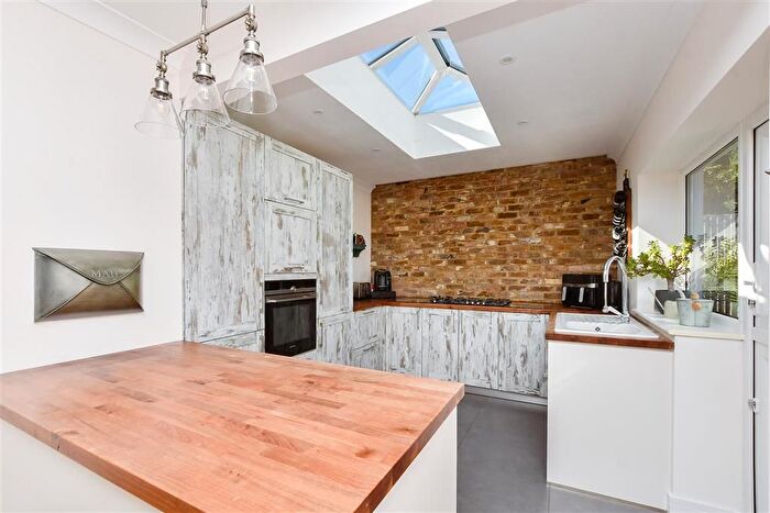 2 Bedroom Detached Bungalow For Sale In Linden Avenue, Broadstairs, Kent, CT10