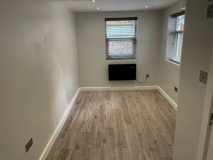 Studio To Rent In Olinda Road, London, N16