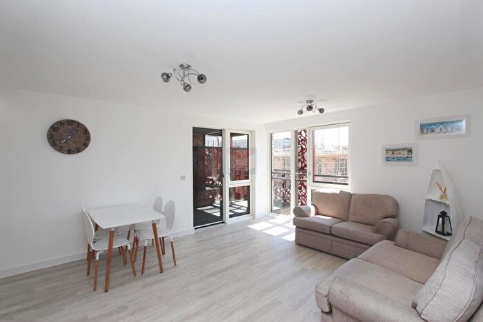 1 Bedroom Apartment To Rent In Campion House, Blondin Way, London, SE16