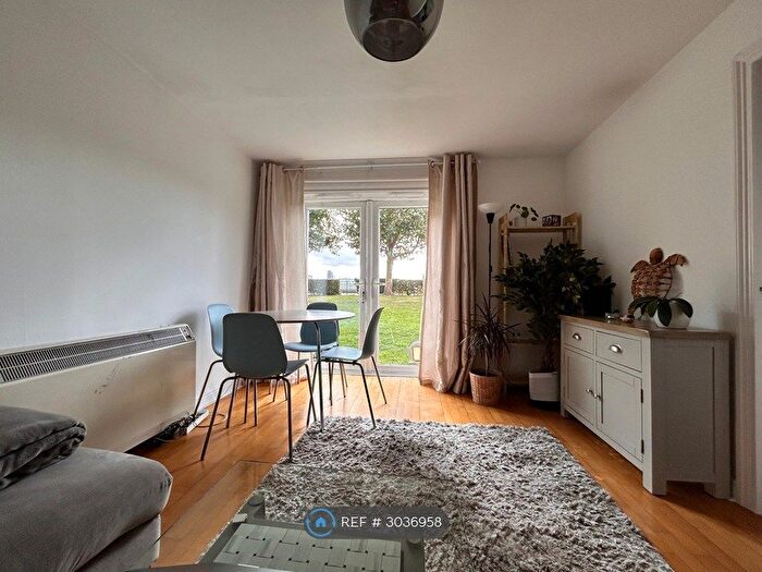 1 Bedroom Flat To Rent In Ferguson Close, London, E14