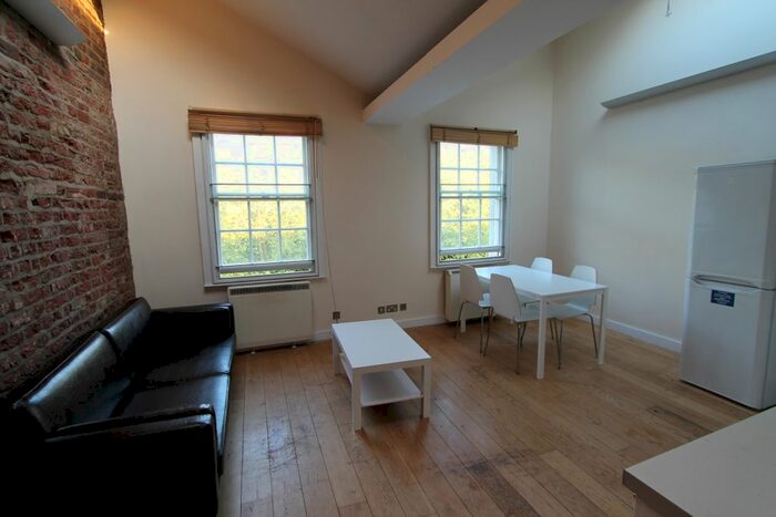 3 Bedroom Maisonette To Rent In Mile End Road, London, E3