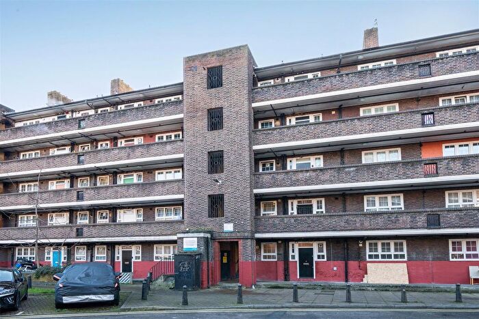 3 Bedroom Flat To Rent In County Street, London, SE1