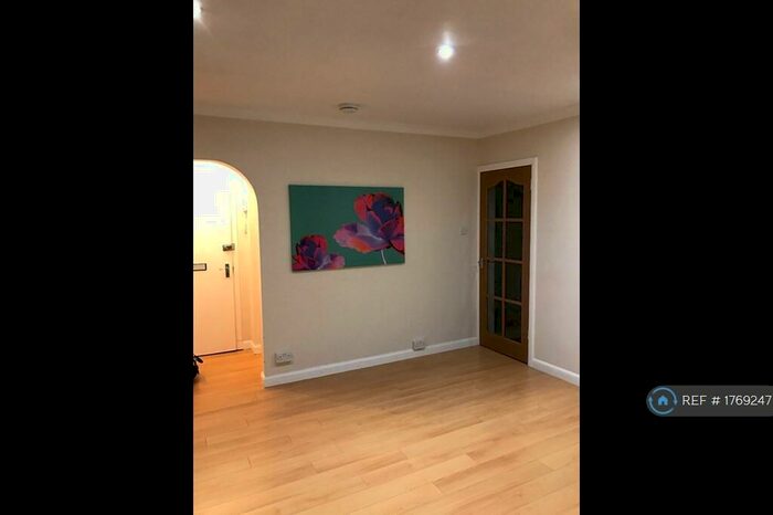 1 Bedroom Flat To Rent In Urquhart Crescent, Dunfermline Fife, KY12